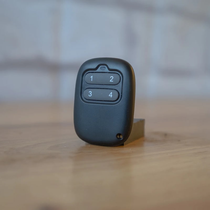 Auxx Lift Remote standing side