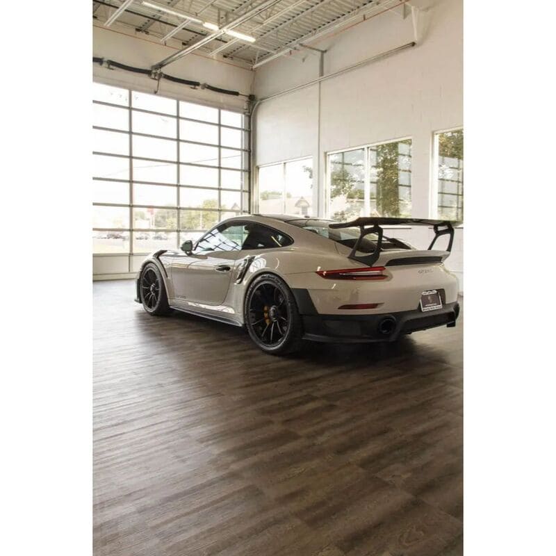 RaceDeck Tiles porsche gt2rs luxe auto spa